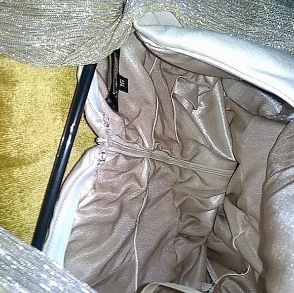 Alexia Admor Gold Shimmer Dress - Picture 4 of 8